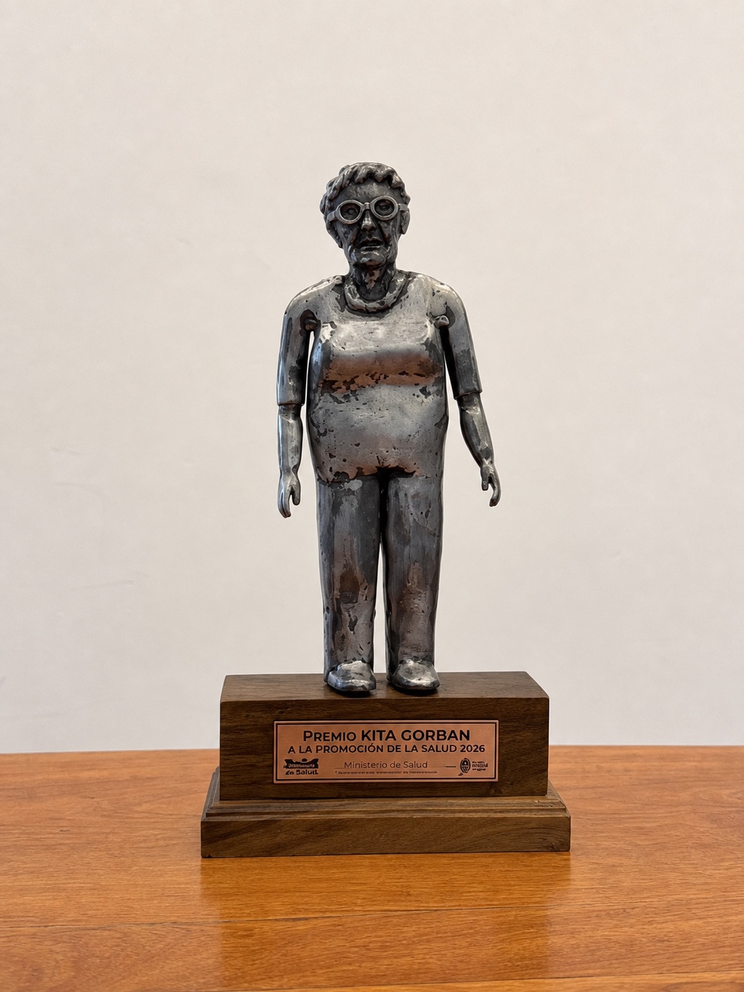 Premio Kita Gorban realizado en hierro y acero